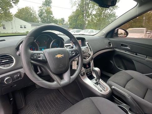 Used 2016 Chevrolet Cruze LT image 16
