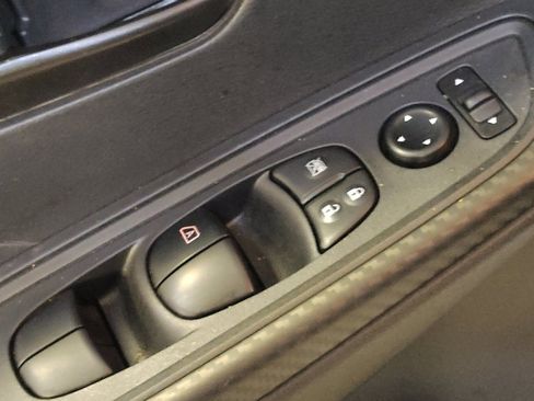 Used 2025 Nissan Versa S w/ Trunk Package FWD image 27