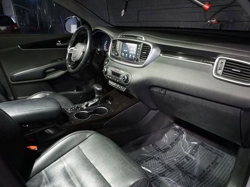 Used 2019 Kia Sorento EX AWD/4WD image 16