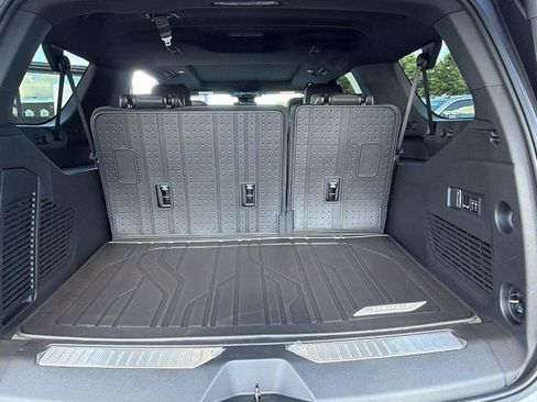 New 2026 Chevrolet Suburban Premier w/ Sun And Tow Package AWD/4WD image 13