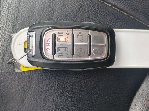 Used 2018 Chrysler Pacifica Touring-L Plus w/ Tire & Wheel Group FWD image 31