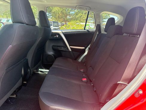 Used 2014 Toyota RAV4 XLE AWD/4WD image 19