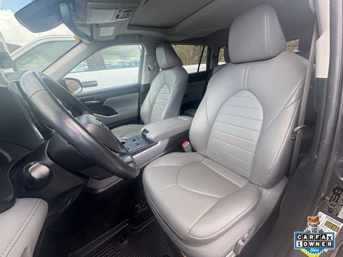 Used 2023 Toyota Highlander XLE image 15