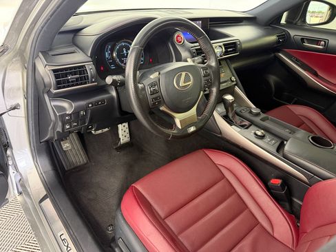 Used 2019 Lexus IS 300 F Sport w/ F Sport Package RWD image 4