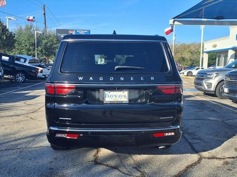 Used 2023 Jeep Wagoneer L Series II image 22