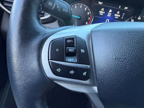 Used 2022 Ford Explorer XLT w/ Equipment Group 202A image 16