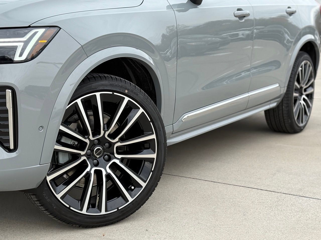 New 2026 Volvo XC90 B6 Ultra w/ Protection Package Premier AWD/4WD image 9