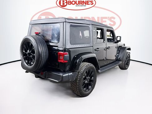 Used 2021 Jeep Wrangler Unlimited Sahara w/ Cold Weather Group image 10
