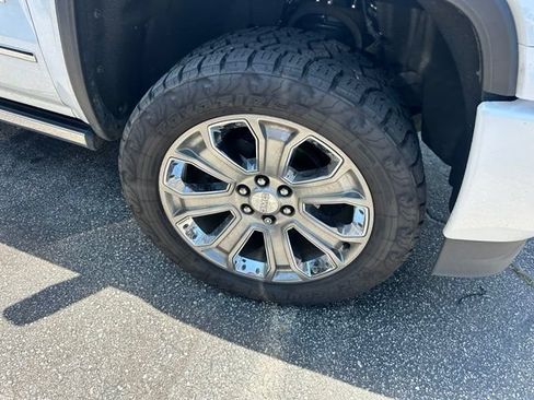 Used 2018 GMC Sierra 1500 Denali w/ Denali Ultimate Package AWD/4WD image 8