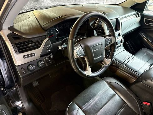 Used 2018 GMC Yukon Denali w/ Denali Ultimate Package image 10
