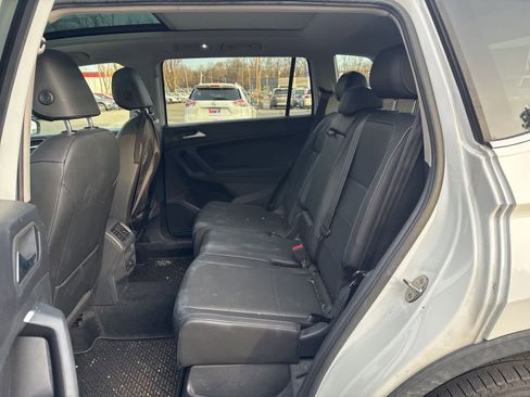 Used 2019 Volkswagen Tiguan SE w/ Panoramic Sunroof Package image 10