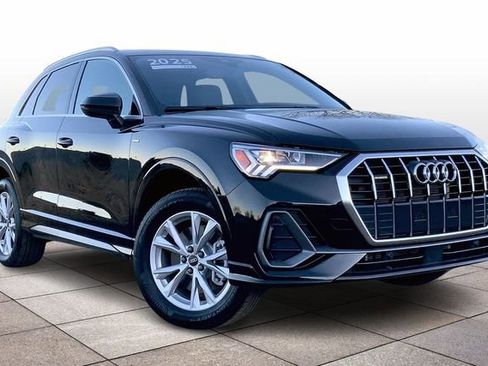 Certified 2025 Audi Q3 2.0T Premium w/ Convenience Package image 2