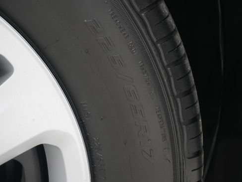 Used 2018 Dodge Grand Caravan SE w/ UConnect Hands-Free Group image 24