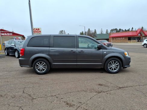Used 2014 Dodge Grand Caravan SE FWD image 7