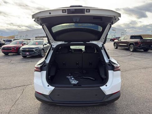 New 2026 Chevrolet Equinox EV LT image 14