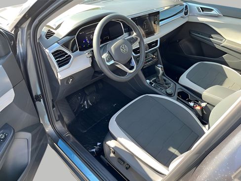 New 2025 Volkswagen Taos SE image 11