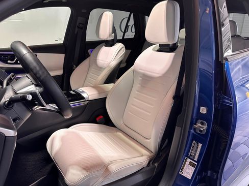 Used 2023 Mercedes-Benz GLC 300 Exclusive 4MATIC AMG Line image 16