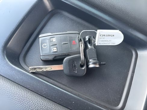 Used 2018 Chevrolet Silverado 1500 LT w/ All Star Edition AWD/4WD image 28