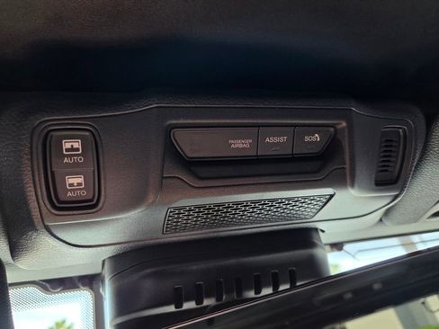 Used 2024 Jeep Wrangler Unlimited Rubicon w/ Technology Group AWD/4WD image 32