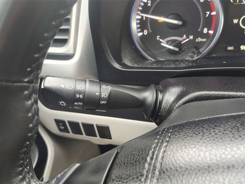 Used 2016 Toyota Highlander XLE image 18