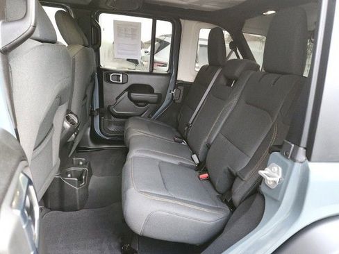 Used 2025 Jeep Wrangler Sport image 13