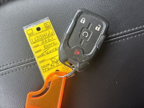 Used 2021 GMC Terrain SLE w/ Driver Convenience Package image 28