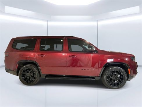 Used 2024 Jeep Wagoneer Series II image 8