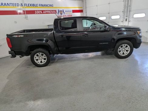 Used 2022 Chevrolet Colorado LT w/ LT Convenience Package image 8