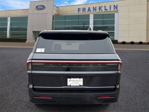 New 2025 Lincoln Navigator Reserve w/ Jet Appearance Package image 6