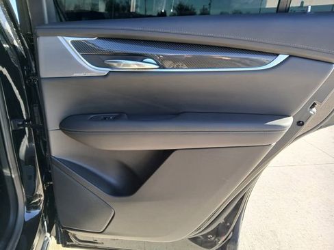 Certified 2024 Cadillac XT6 Sport w/ Technology Package image 24