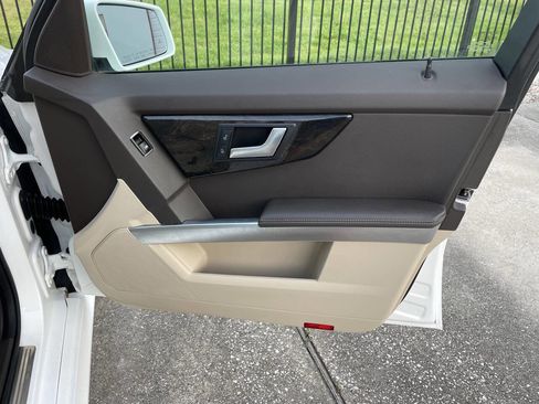 Used 2015 Mercedes-Benz GLK 250 BlueTEC 4MATIC image 18