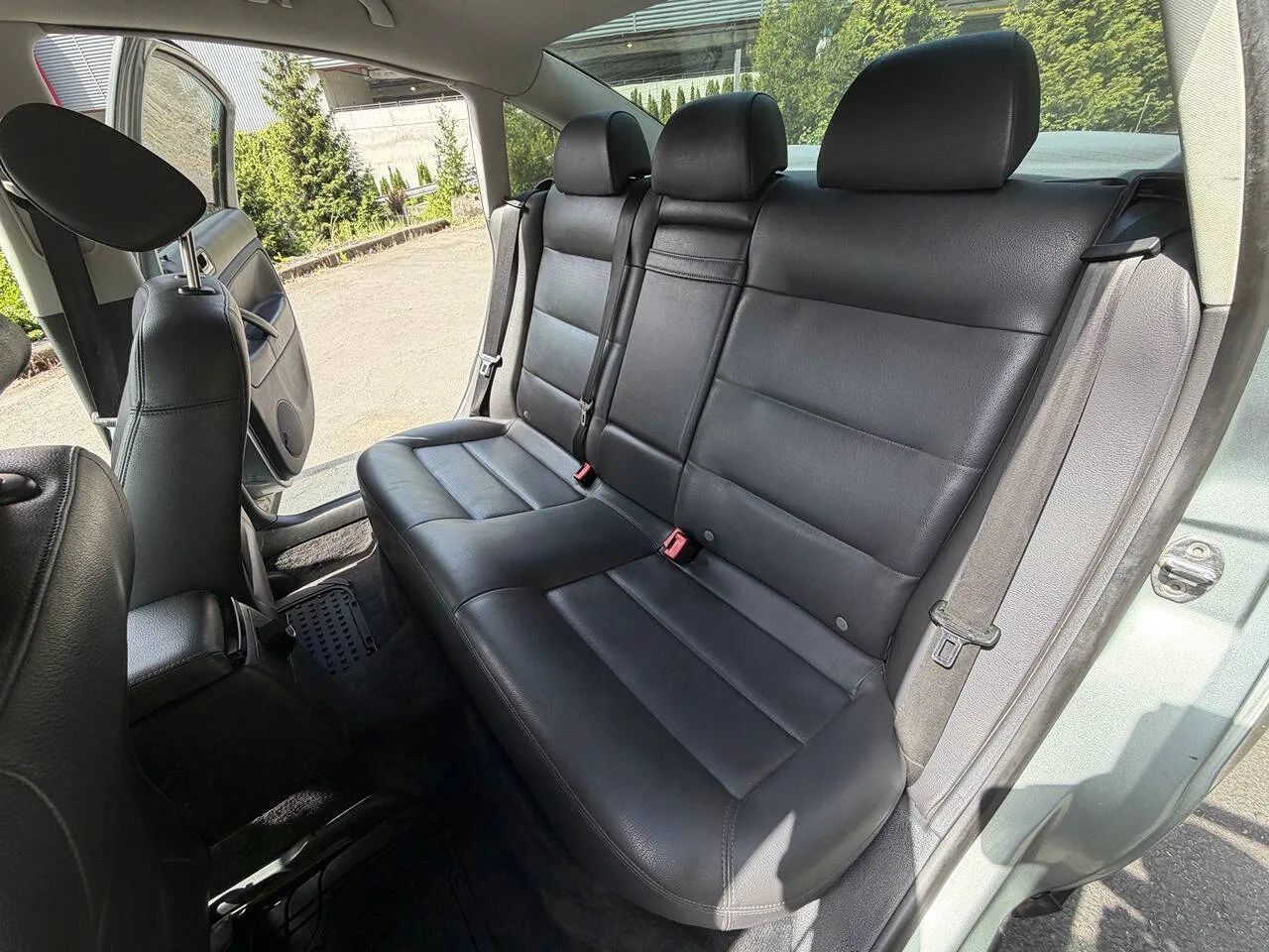 Used 2005 Volkswagen Passat GL FWD image 31