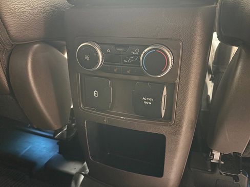 Used 2021 Ford Explorer King Ranch w/ Premium Technology Package image 37