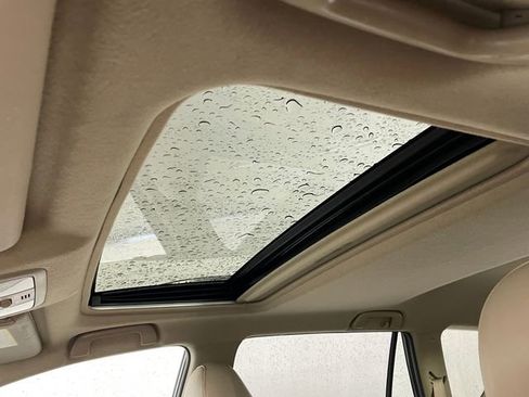 Used 2011 Toyota RAV4 Limited w/ Limited Extra Value Pkg image 10