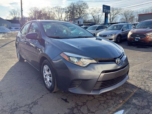 Used 2015 Toyota Corolla LE image 1