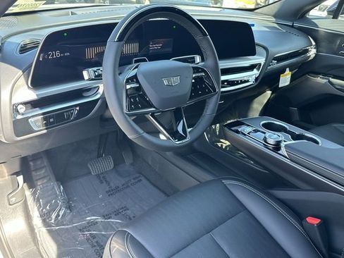 New 2026 Cadillac Lyriq Luxury image 10