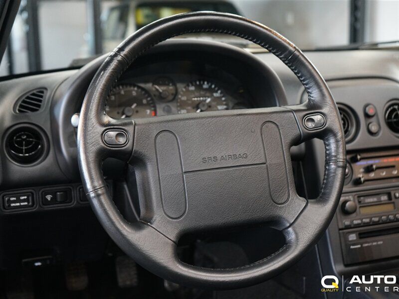 Used 1996 MAZDA MX-5 Miata RWD image 27