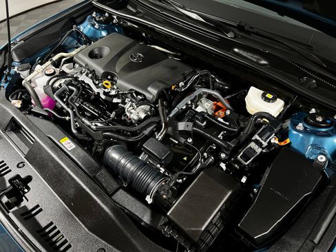 Certified 2025 Toyota Camry SE FWD image 11