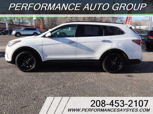Used 2017 Hyundai Santa Fe Limited image 12