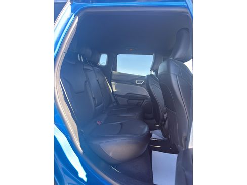 Used 2024 Jeep Compass Latitude image 17