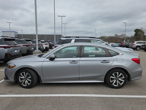 Used 2022 Honda Civic LX image 4