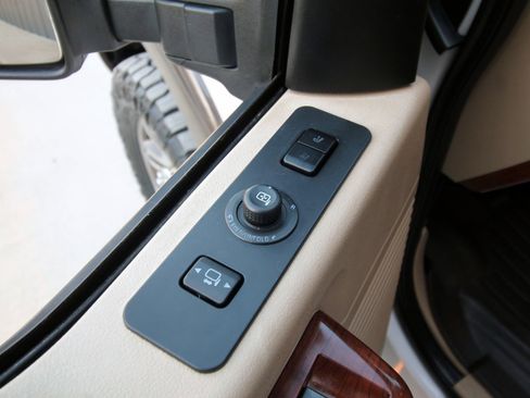 Used 2016 Ford F250 King Ranch w/ FX4 Off-Road Package image 20