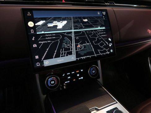 Used 2023 Land Rover Range Rover Autobiography image 17