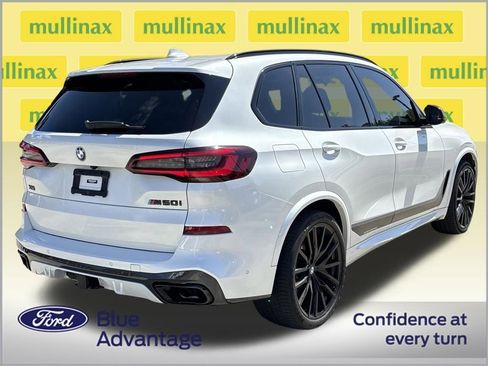 Used 2022 BMW X5 M50i image 4