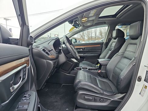 Used 2019 Honda CR-V Touring image 14