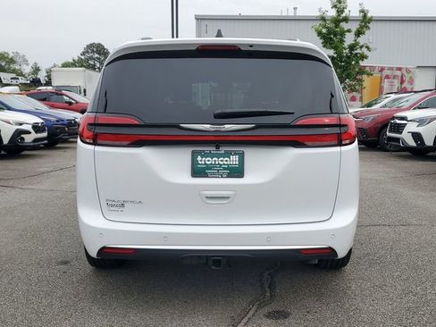 New 2026 Chrysler Pacifica Pinnacle w/ Trailer Tow Group FWD image 5