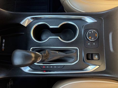 Used 2023 Chevrolet Traverse Premier w/ LPO, Floor Liner Package AWD/4WD image 19