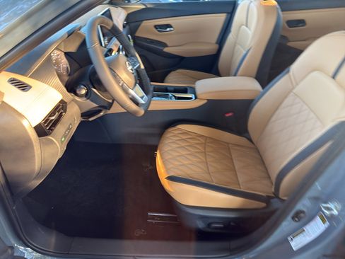 New 2025 Nissan Sentra SV image 15