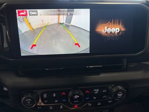 New 2026 Jeep Wrangler Unlimited Sahara AWD/4WD image 18