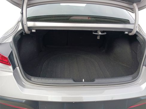 Used 2024 Hyundai Elantra SEL w/ Convenience Package image 13